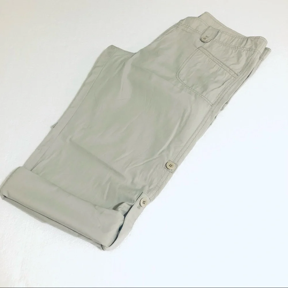 Gap Maternity Khaki Pants Rolls Up Convertible Capri Women’s Size 16 - Picture 4 of 10